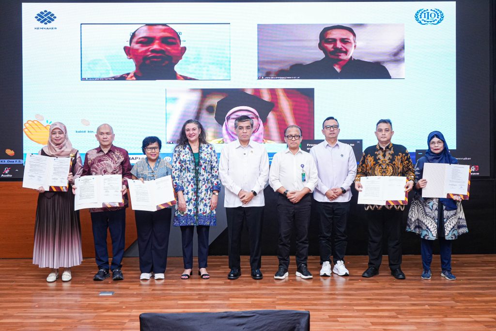 The PRAKARSA dan Kemnaker Teken MoU Program Mitra Kebijakan untuk Perkuat Riset Ketenagakerjaan
